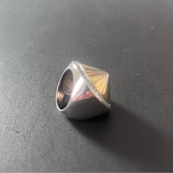 noir two toned ring with rhinestones in size 7 - Picture 2 of 4